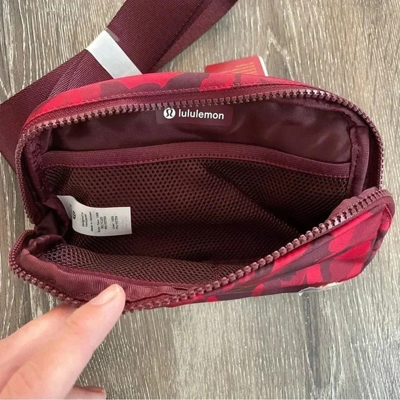 LULULEMON everywhere belt bag Lunar New Year 2023 - Picture 4 of 5